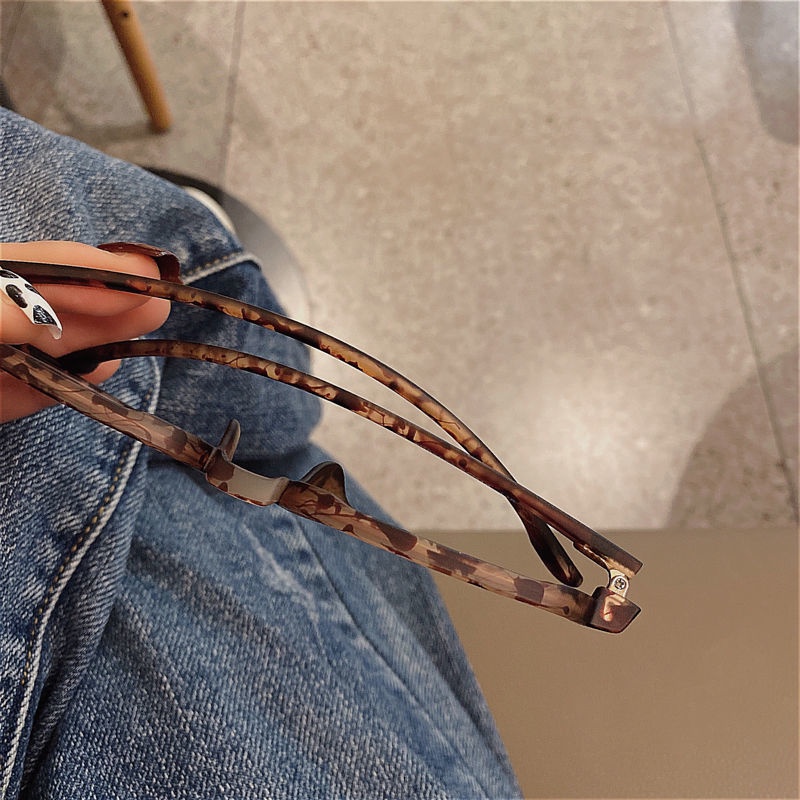 Kính Chống Ánh Sáng Xanh Mặt Phẳng Siêu Nhẹ Cho Nữ