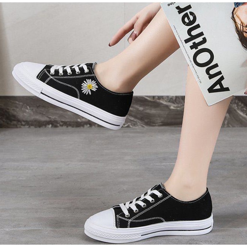 GIÀY NỮ, GIÀY SNEAKER THẤP CỔ THÊU HOA CÚC GR 24