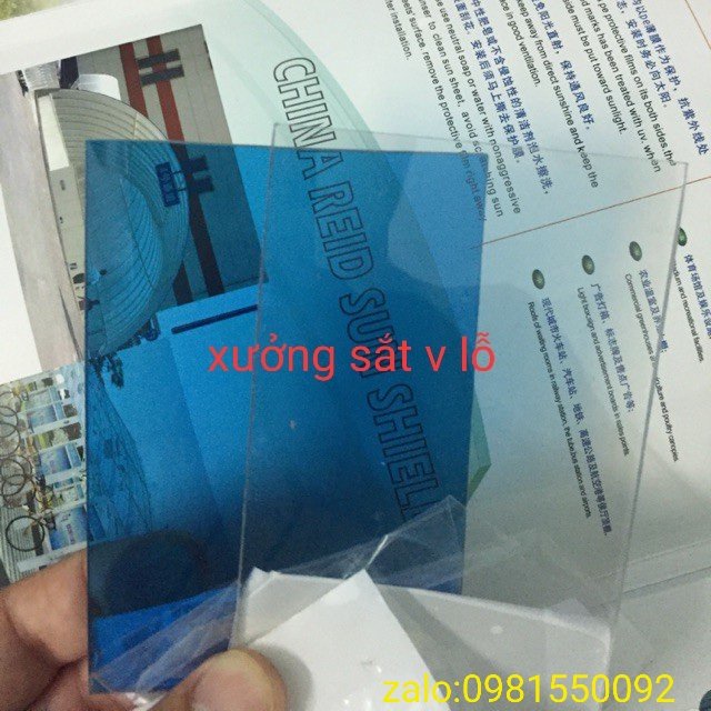 Tôn Nhựa Phẳng POLY lấy ánh sáng  màu XANH trong suốt