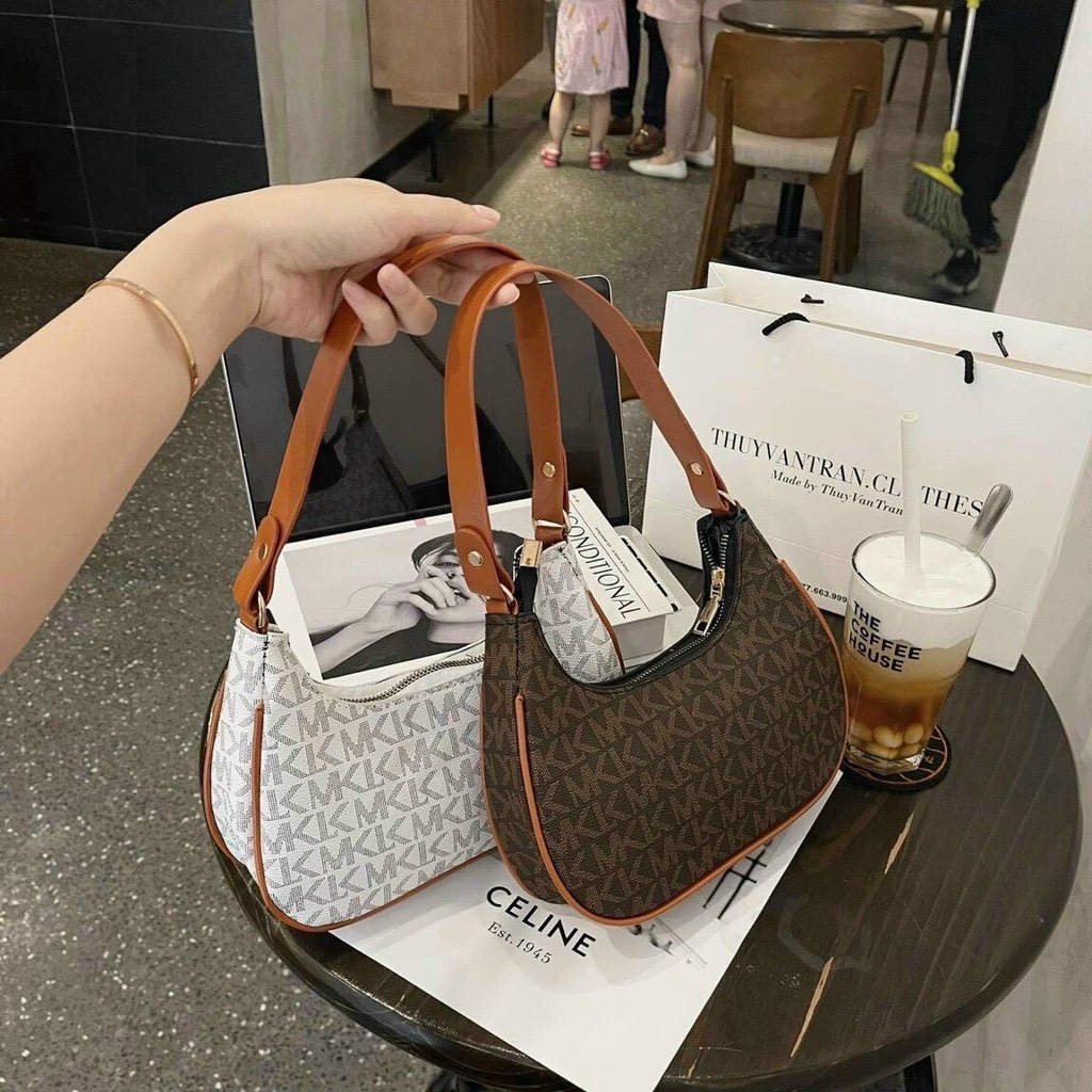 Túi kẹp nách , túi đeo vai họa tiết MK viền nâu siêu đẹp DT 056