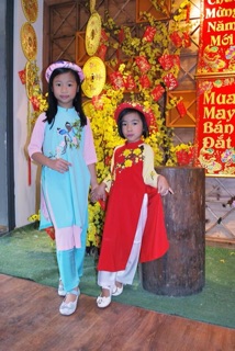 Áo dài cách tân thêu  cao cấp