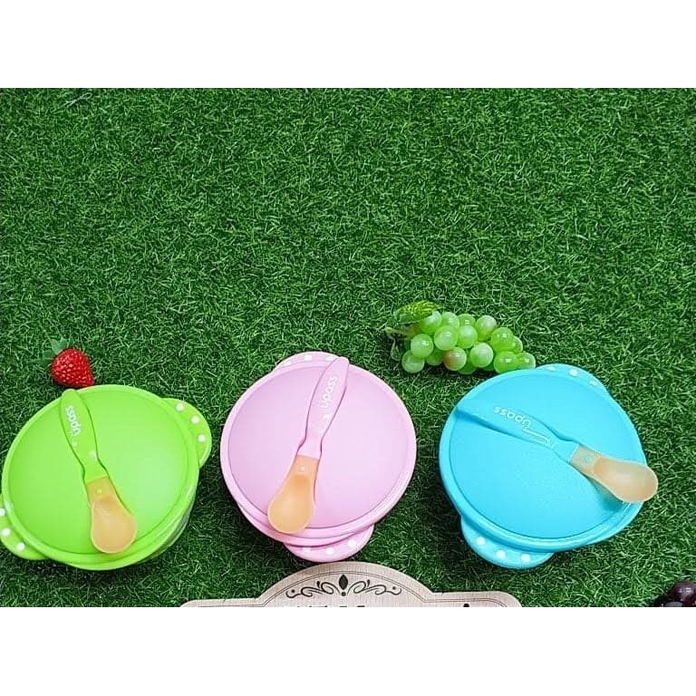 Bát an dặm kèm thìa báo nóng cho bé