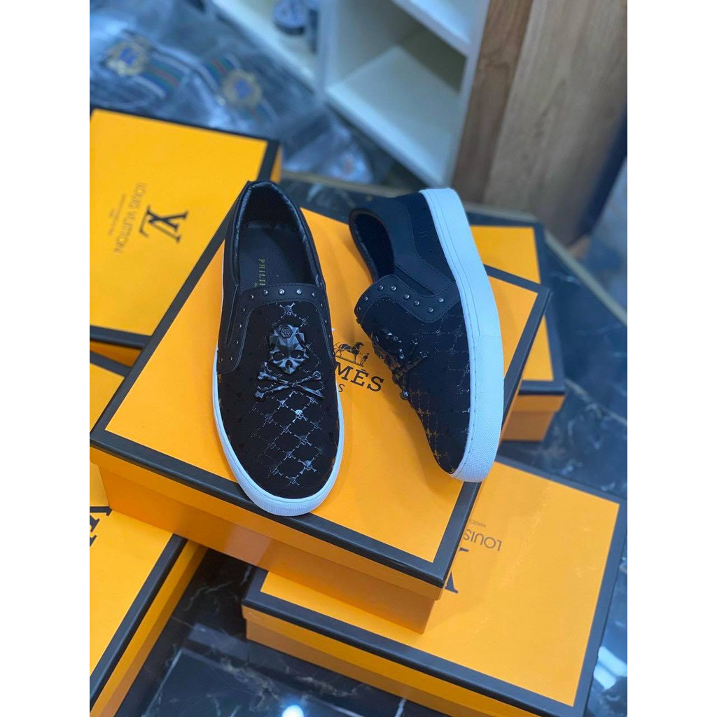 GIÀY SLIPON ĐẦU LÂU TÁN ĐINH FULLBOX [ Đặt Mua Ngay ]