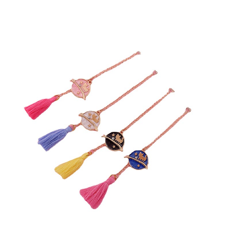 1 Thẻ Đánh Dấu Trang Sách Hình Mèo Xương Cá Phối Tua Rua Bằng Kim Loại Nhỏ Xinh Sáng Tạo