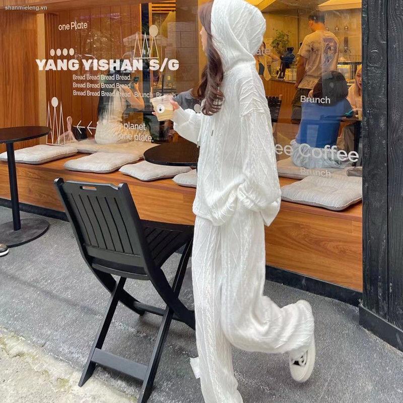 Bộ áo hoodie tay dài + quần dài sành điệu cho nữ