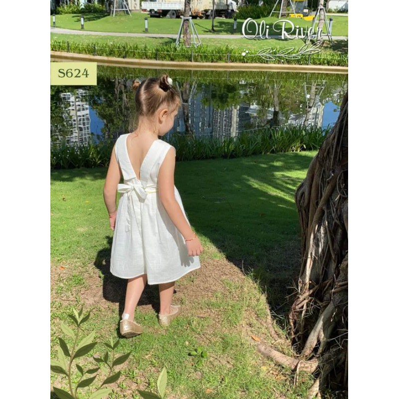 Váy trắng thêu hình gấu bông xinh xắn và cute cho bé gái