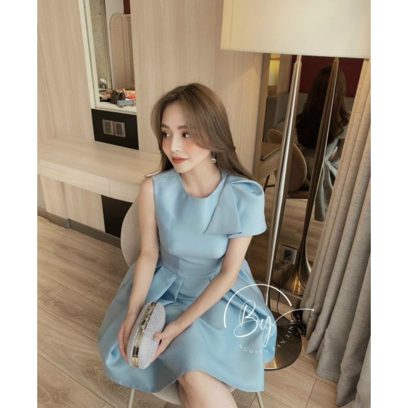 Đầm tafta nơ vai