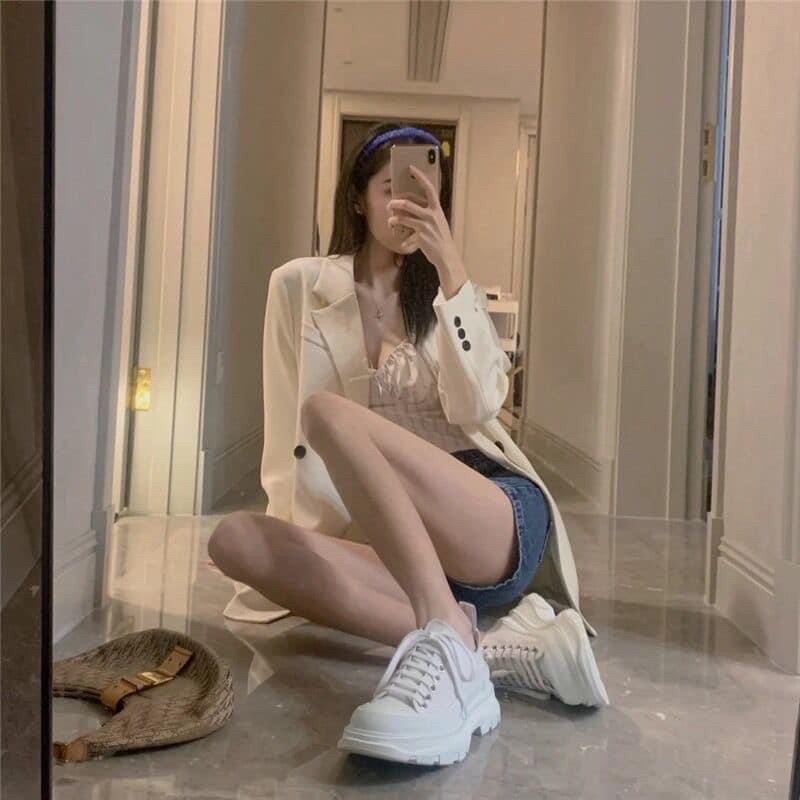 Giày Thể Thao Đế Bánh Mì Cá Tính Hách Dáng Kèm 2 Loại Dây
