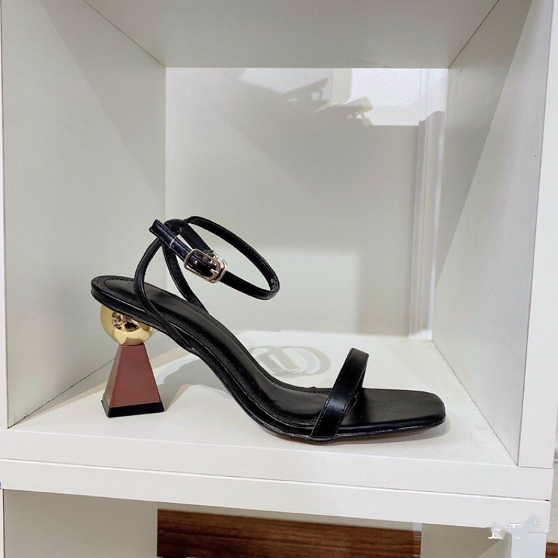 Sandals cao gót đế có hình tròn