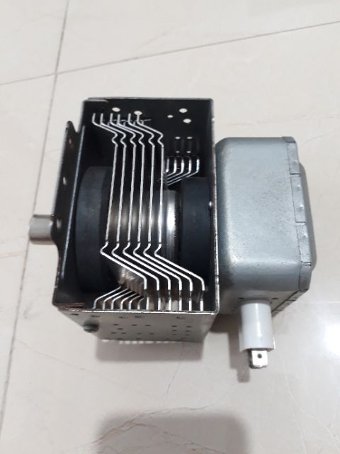 Bóng phát viba lò vi sóng