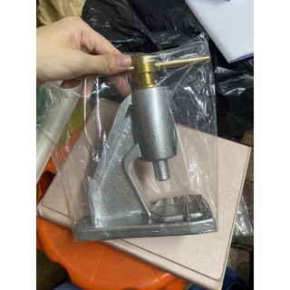 Dụng cụ ép khuôn nút bọc vải