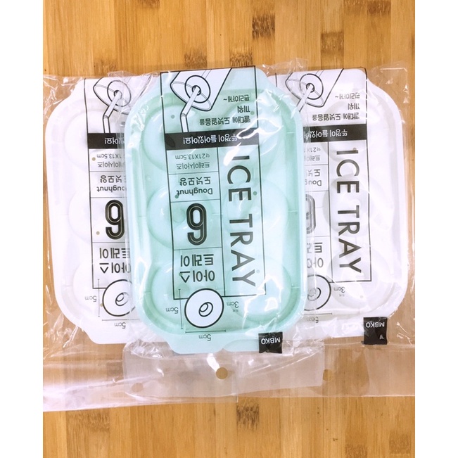 Khay đá, khuôn rau câu hình bánh donut Ice tray MBKO xuất khẩu Hàn Quốc