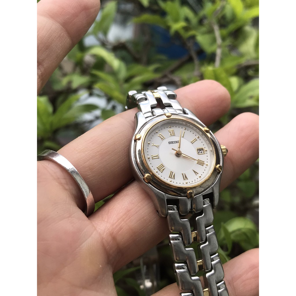 Đồng hồ nữ SEIKO Pin , có ô cửa lịch, dây kim loại - Nhật Bản