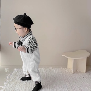 Body len trắng áo sơ mi kẻ bé trai