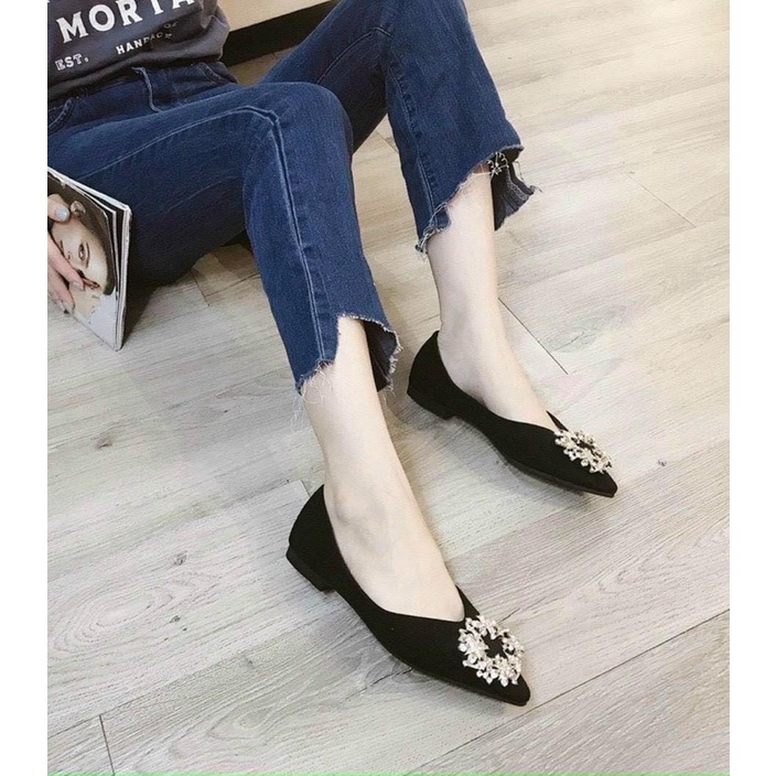 Bệt da lộn nơ đá trắng