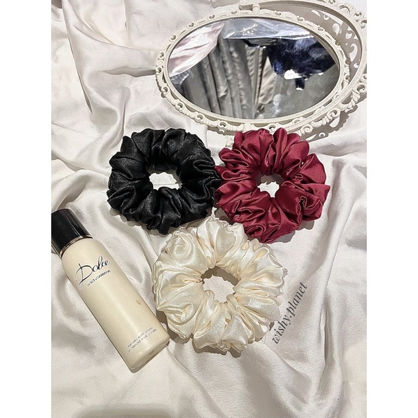 Cột tóc scrunchies lụa của 𝕨𝕚𝕤𝕙𝕪