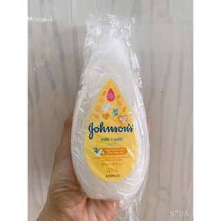 Sữa tắm/ dầu gội Johnson's 200ml