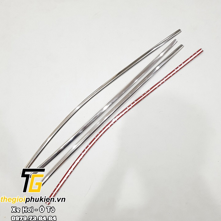 Nẹp viền chân kính, cong kính xe Hyundai Grand i10 2021-2022 chất liệu Inox sáng bóng