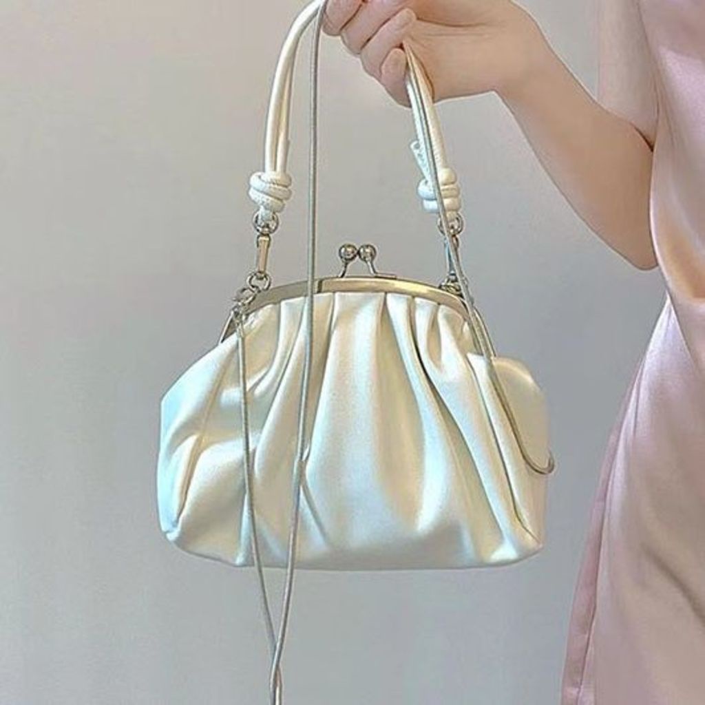 Túi Xách Đeo Chéo Dây Xích Thời Trang Mùa Hè 2022 Dễ Thương Dành Cho Nữ