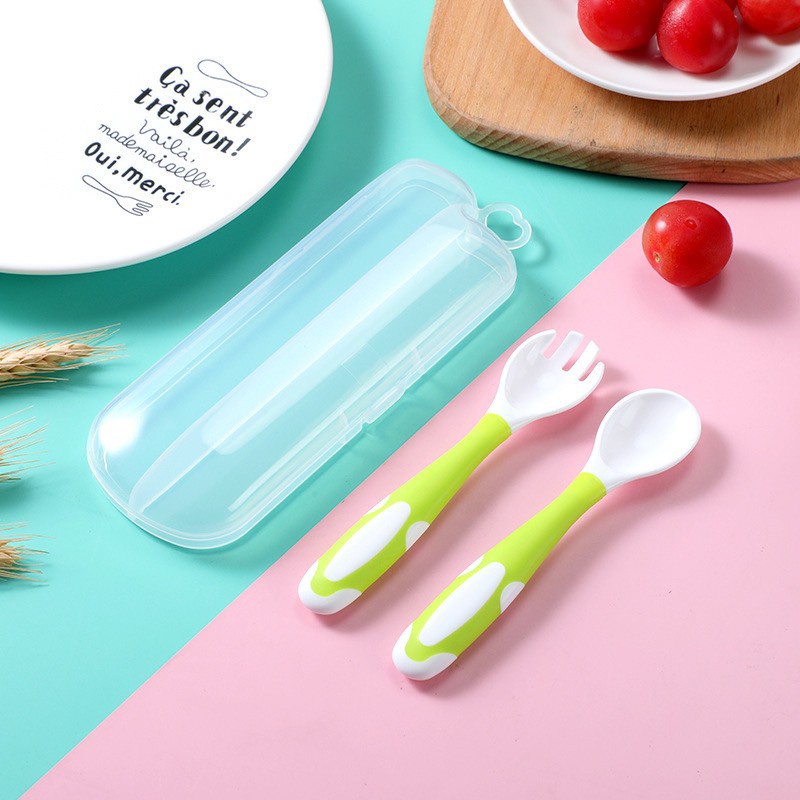 Set Thìa dĩa uốn cong 360 độ cao cấp kèm hộp cho bé tập xúc xinh xắn