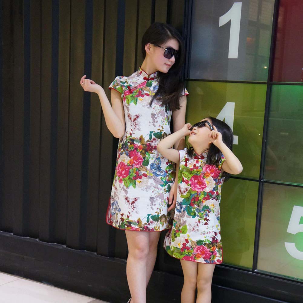 Đầm tay ngắn kiểu sườn xám in hoa dễ thương cho mẹ/bé
