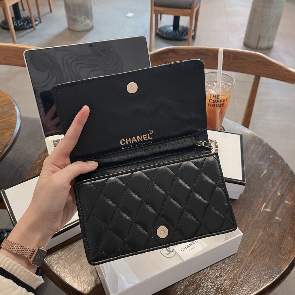 Ví Chanel dây xích size 20cm - Chất liệu da mềm, họa tiết trần trám, logo hãng nổi bật, Full box y hình