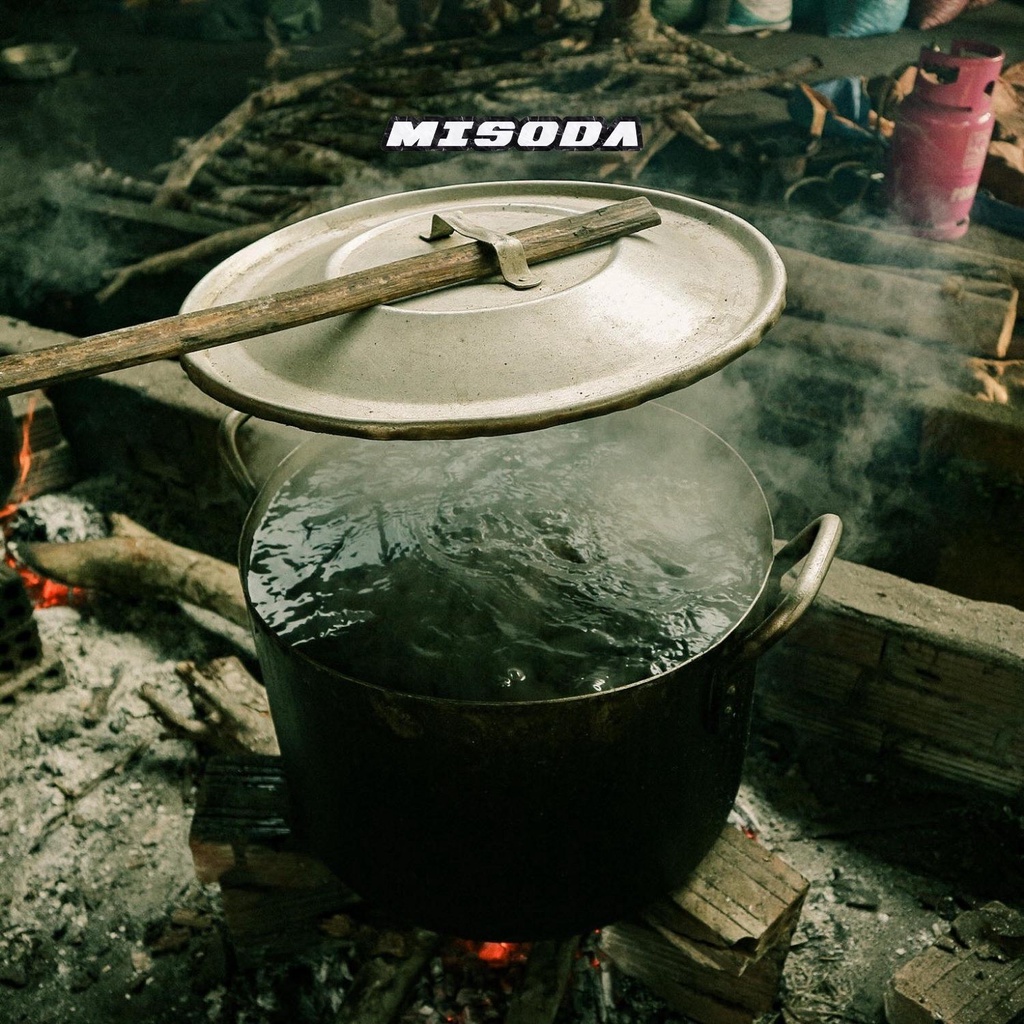 Nước lau sàn sả chanh Hương Quế Trà Bồng 1000ml, diệt khuẩn, xua đuổi côn trùng , an toàn sức khỏe, nhà luôn thơm ngát