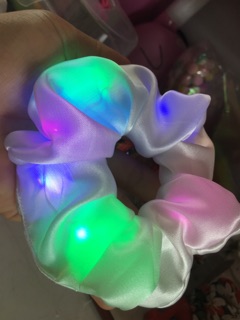 Cột tóc Scrunchies mẫu led sáng đèn