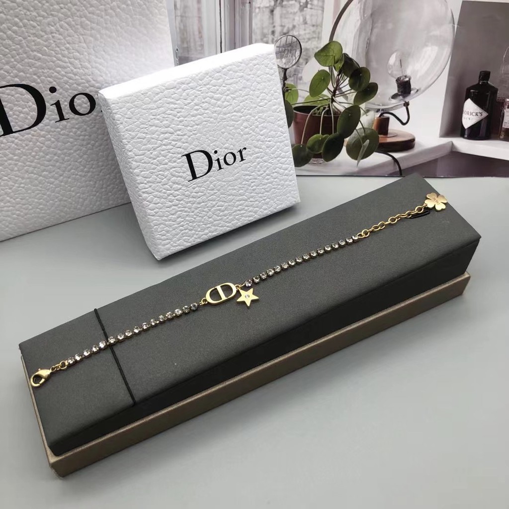 Vòng tay đồng thau gắn hình chữ DD thiết kế cổ điển sành điệu