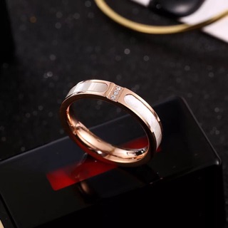 Nhẫn titan ko đEn cẩn xà cừ