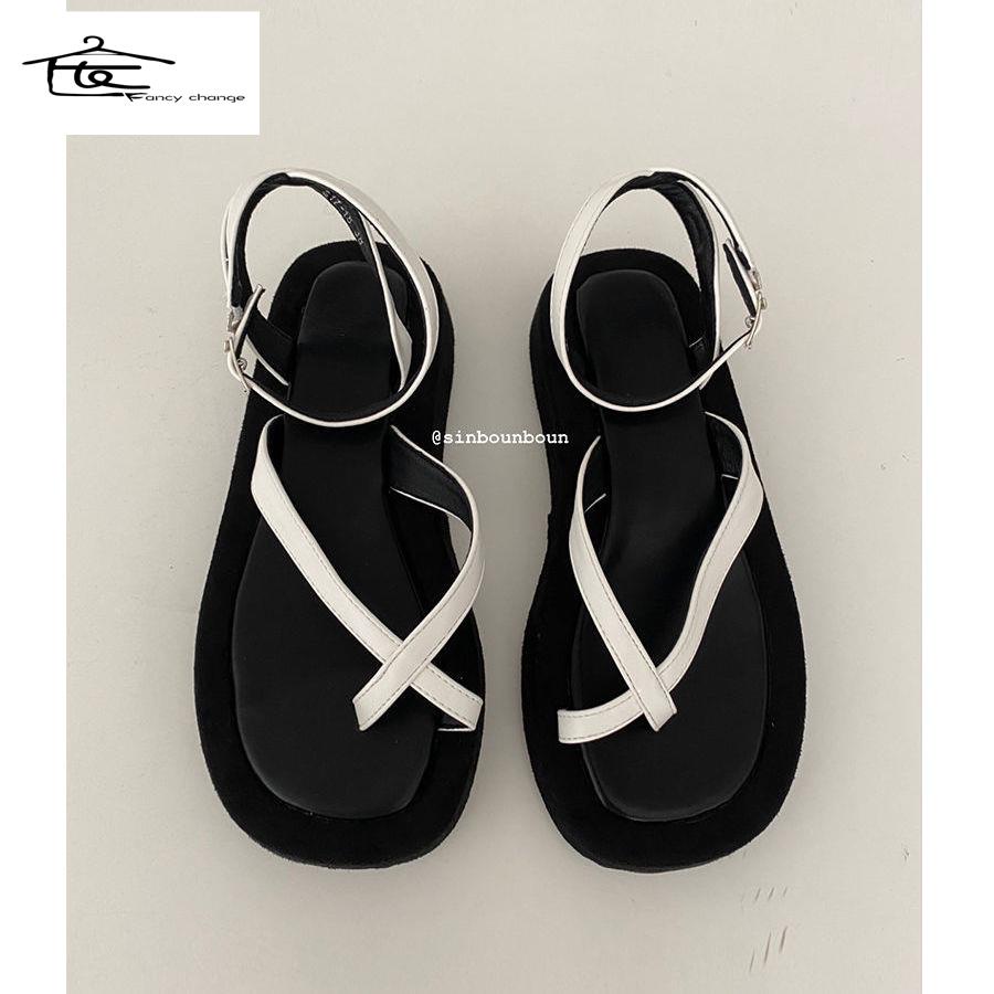 Giày Sandal Đế Phẳng Dày Dặn Nhẹ Nhàng Đơn Giản Dễ Phối Đồ Phong Cách Retro Mùa Hè Dành Cho Nữ