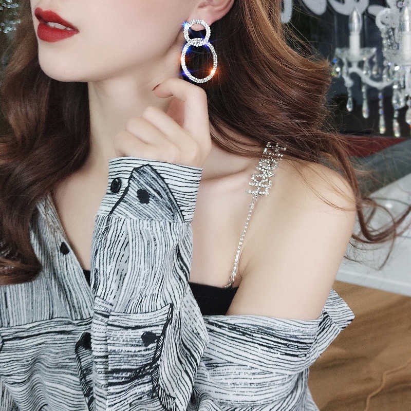 Bông tai đính đá pha lê nhân tạo lấp lánh thời trang sanh chảnh dành cho nữ