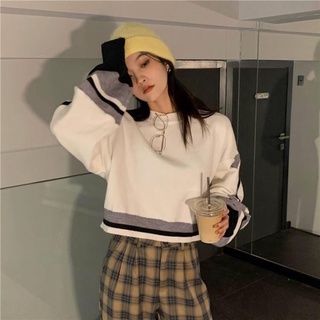 Áo len croptop hoạ tiết kẻ