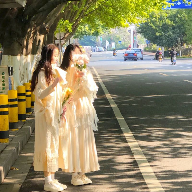 Áo khoác khăn tua rua Hàn Quốc kèm chân váy