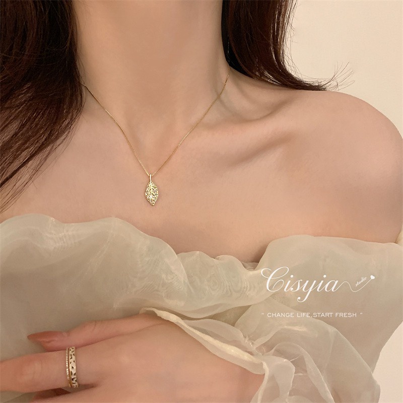 Dây chuyền vòng cổ titan nữ không gỉ mạ vàng 18k hình lá độc đáo  Her Accesories CT25