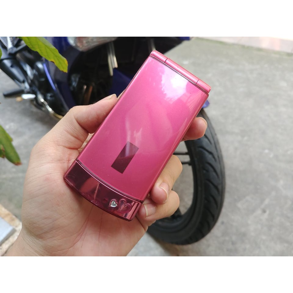 Điện thoại Fujitsu F-02C màu hồng