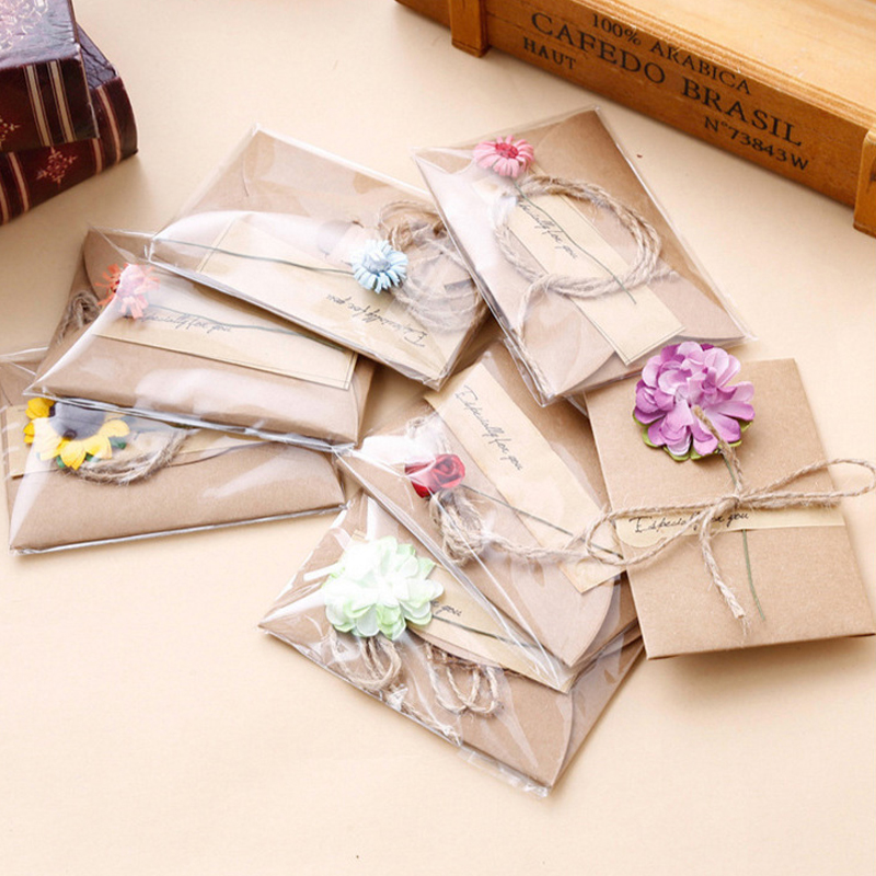 Thiệp chúc mừng phong cách retro đơn giản xinh xắn