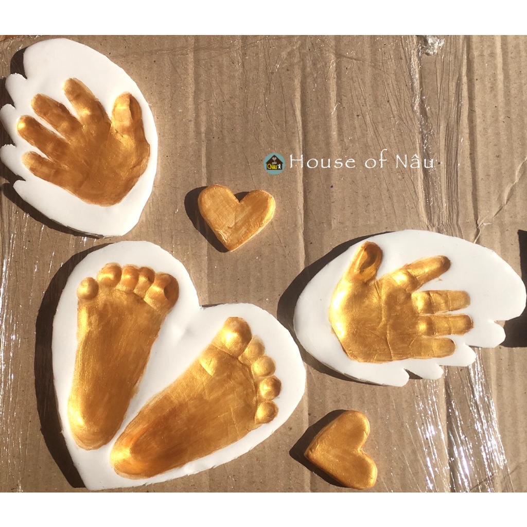 Đất sét in dấu chân tay cho bé