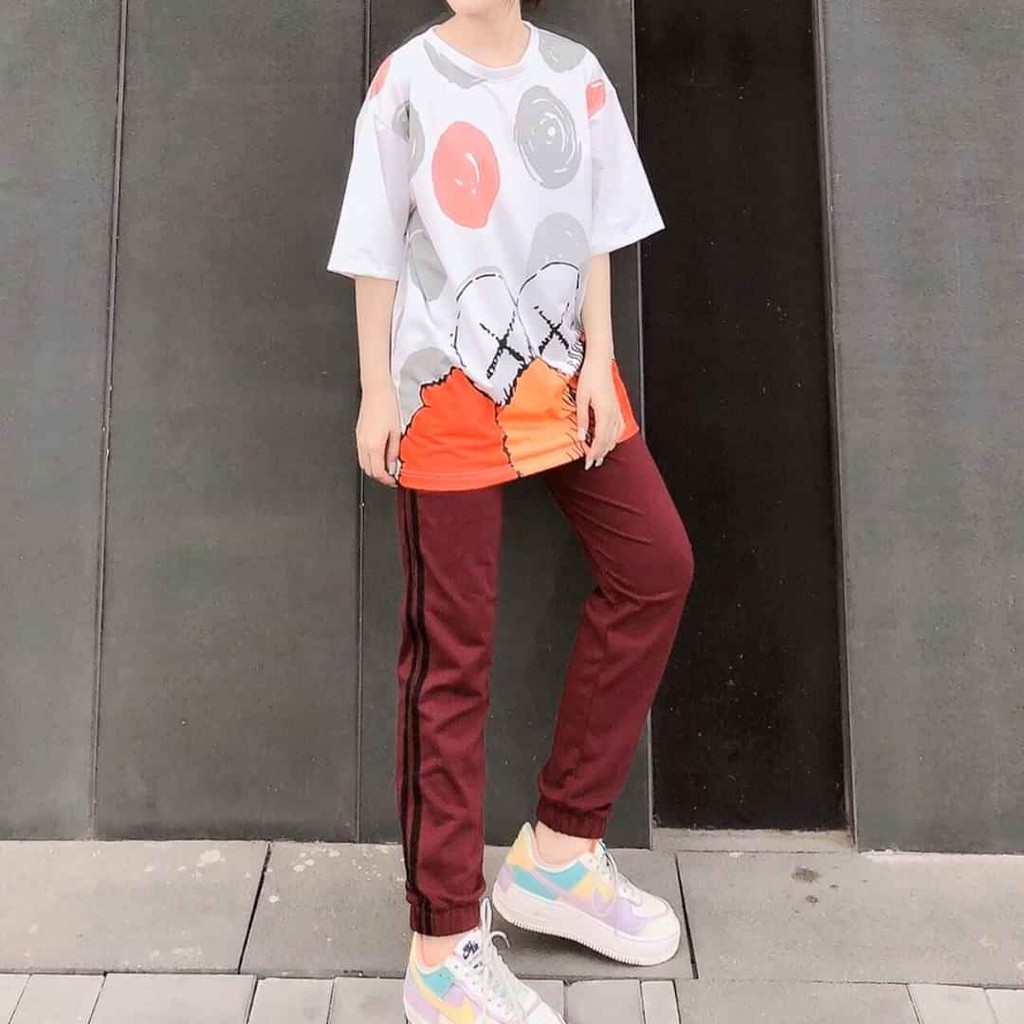 Set áo Kaws 3D + quần dài 2 sọc / cartoon hoạt hình bơ Kaws Seasame Street unisex | BigBuy360 - bigbuy360.vn