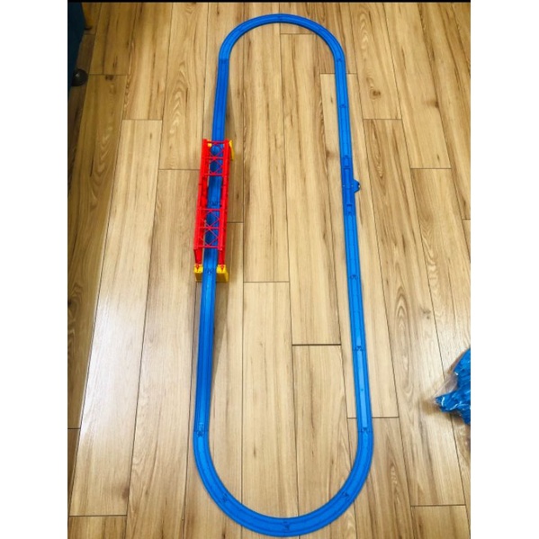 Ray cầu Takara Tomy cho tàu Tomy chạy với chặn dừng và nhiều điểm rẽ nhánh