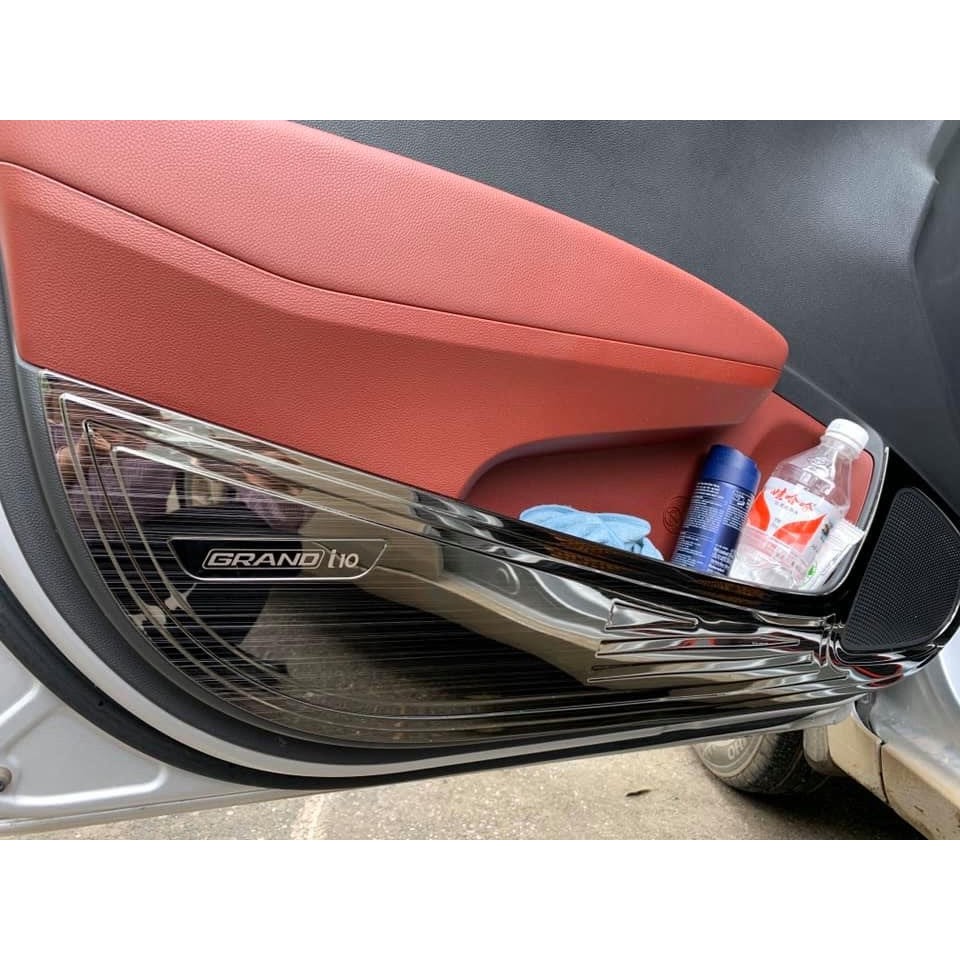 Ốp chống xước tapi cánh cửa Hyundai i10 2014-2021