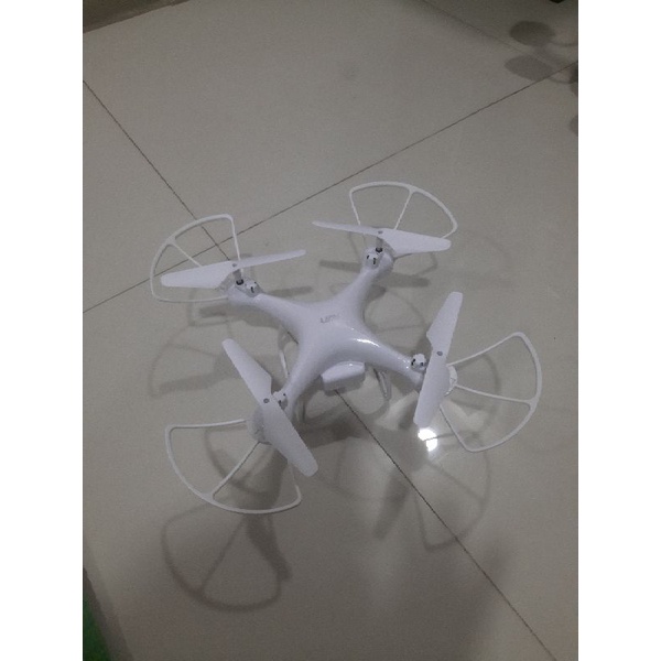 Flycam máy bay điều khiển từ xa 4 cánh siêu bền sử dụng sóng 2.4g