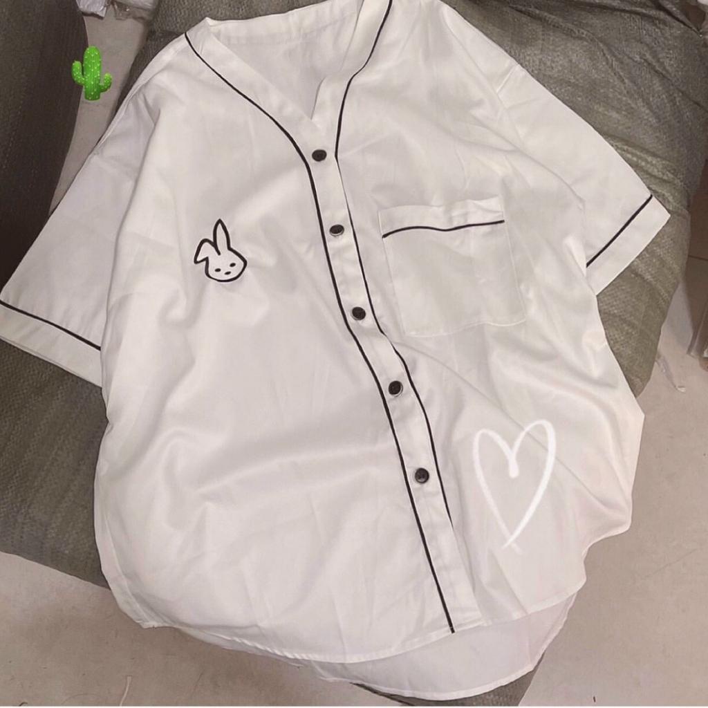 Áo Sơ Mi Nữ Form Rộng Tay Ngắn GenY Áo Kiểu Nữ Ngắn Tay Cổ V Chất Kate Mềm Mịn Với Logo Thỏ Thêu | BigBuy360 - bigbuy360.vn