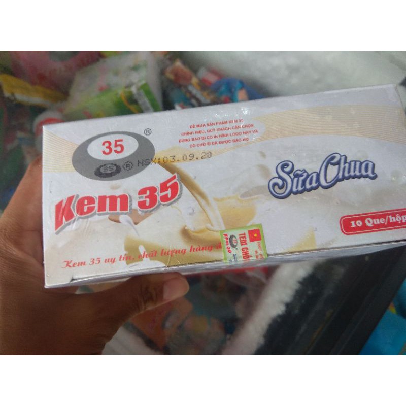 Hộp 10 que kem tràng tiền 35 vị sữa chua (NOW SHIP)