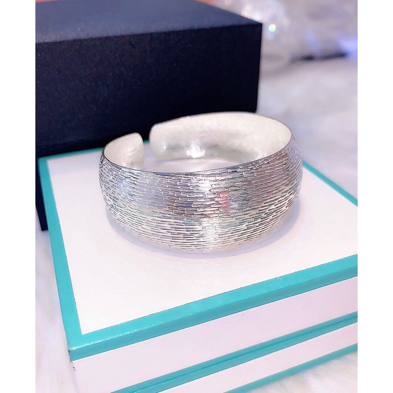 Vòng tay mo bạc ta