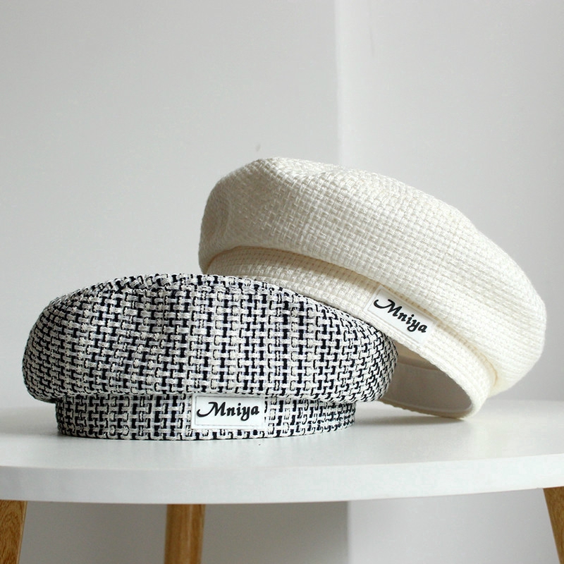 Beret hat with checkered and vintage style letters for women