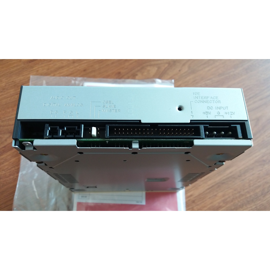 Ổ ghi CD-Audio chuyên nghiệp YAMAHA CRW-F1 Fullbox mới