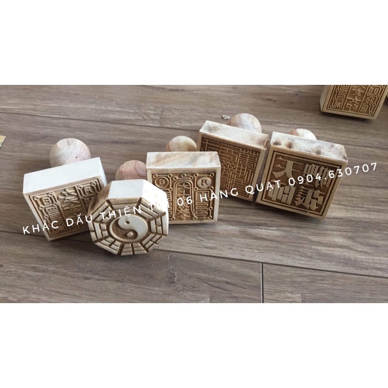 Ấn triện mộc các cỡ,chữ cổ, họa tiết tinh tế, nhiều hình dạng. Dấu  tứ phủ, dấu Tam bảo