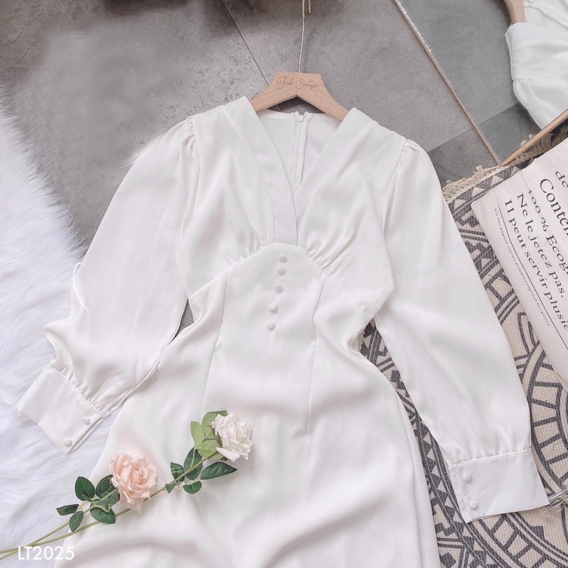 Đầm váy midi trắng cổ V nút bọc tay dài