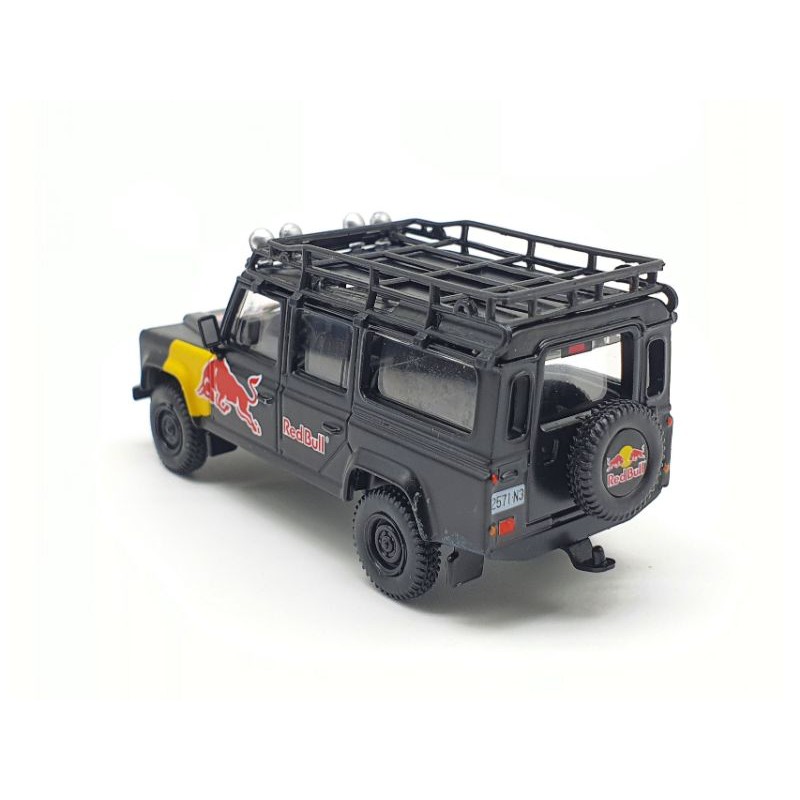 Xe Mô Hình Land Rover Defender 110 Red Bull LUKA LHD 1:64 Mini GT (Đen)